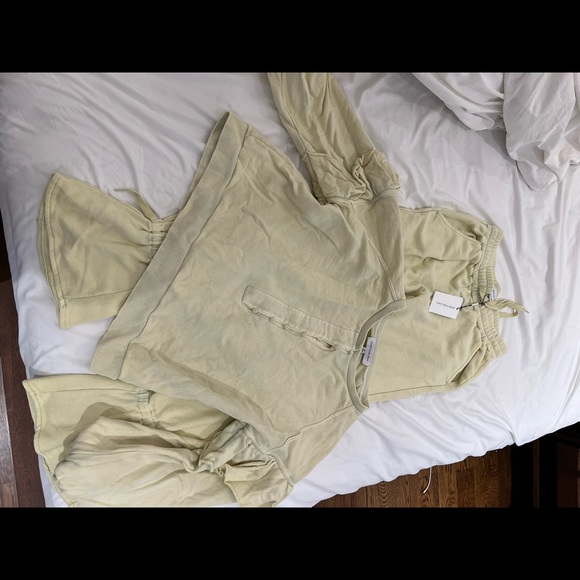 Something Navy Henley Ruffle Set green - Picture 5 of 6